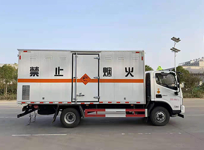 新密爆破器材运输车